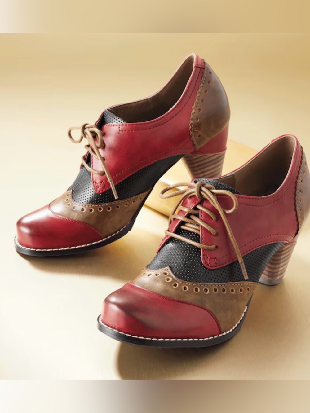 L'Artiste Bardot Retro Oxford Pumps by Spring Step in Red/Multi Size 38